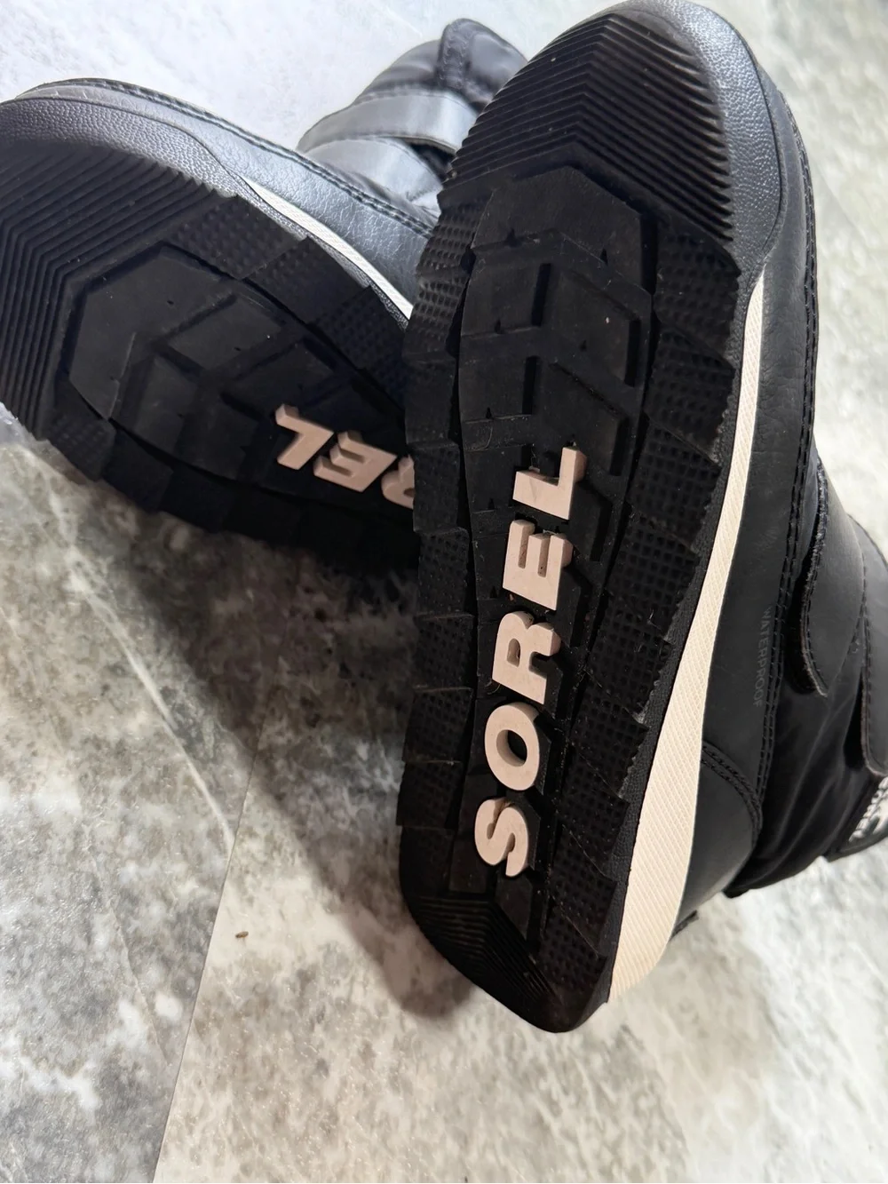 SOREL Kids Waterproof Winter Snow Boots mid Black Size 12 Whitney unisex